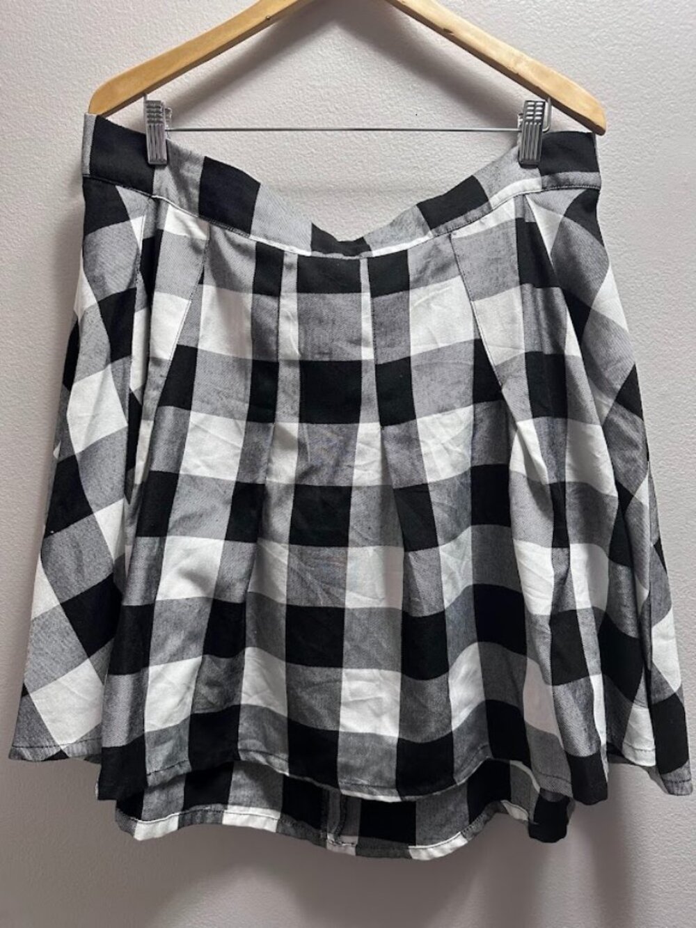Torrid Size 2 Black White Buffalo Plaid Pleated A Line Skirt